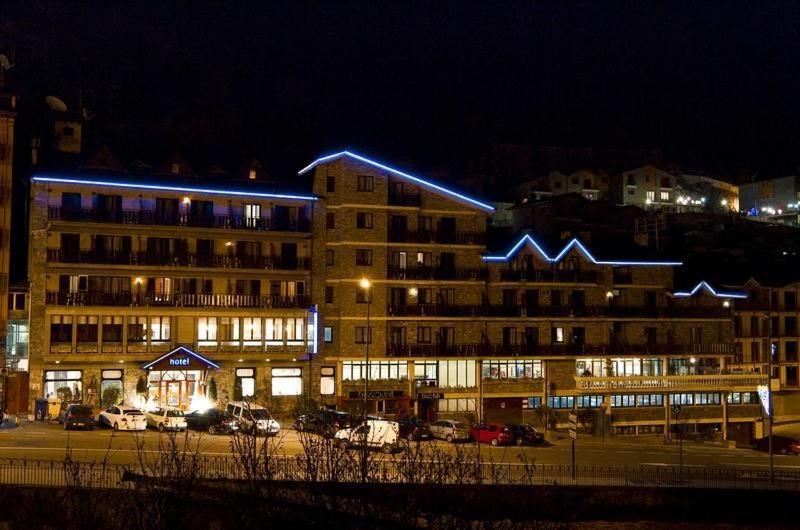 Hotel Victoria Arinsal Exterior photo